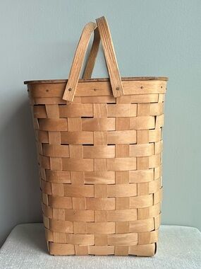 HANDMADE (amish) hand-split wooden storage hamper vintage